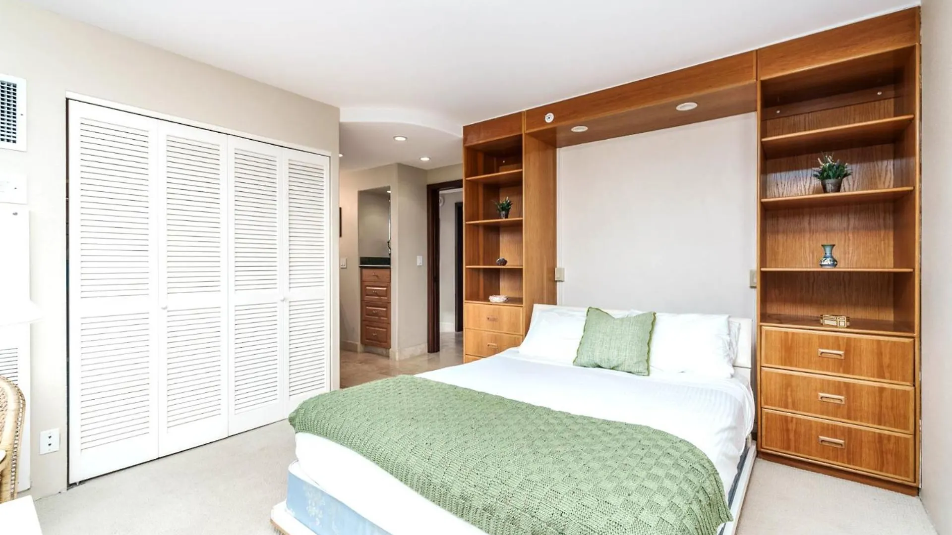 Kbm Free Car Mahana Mah-719 Stunning Ocean Front Apartment