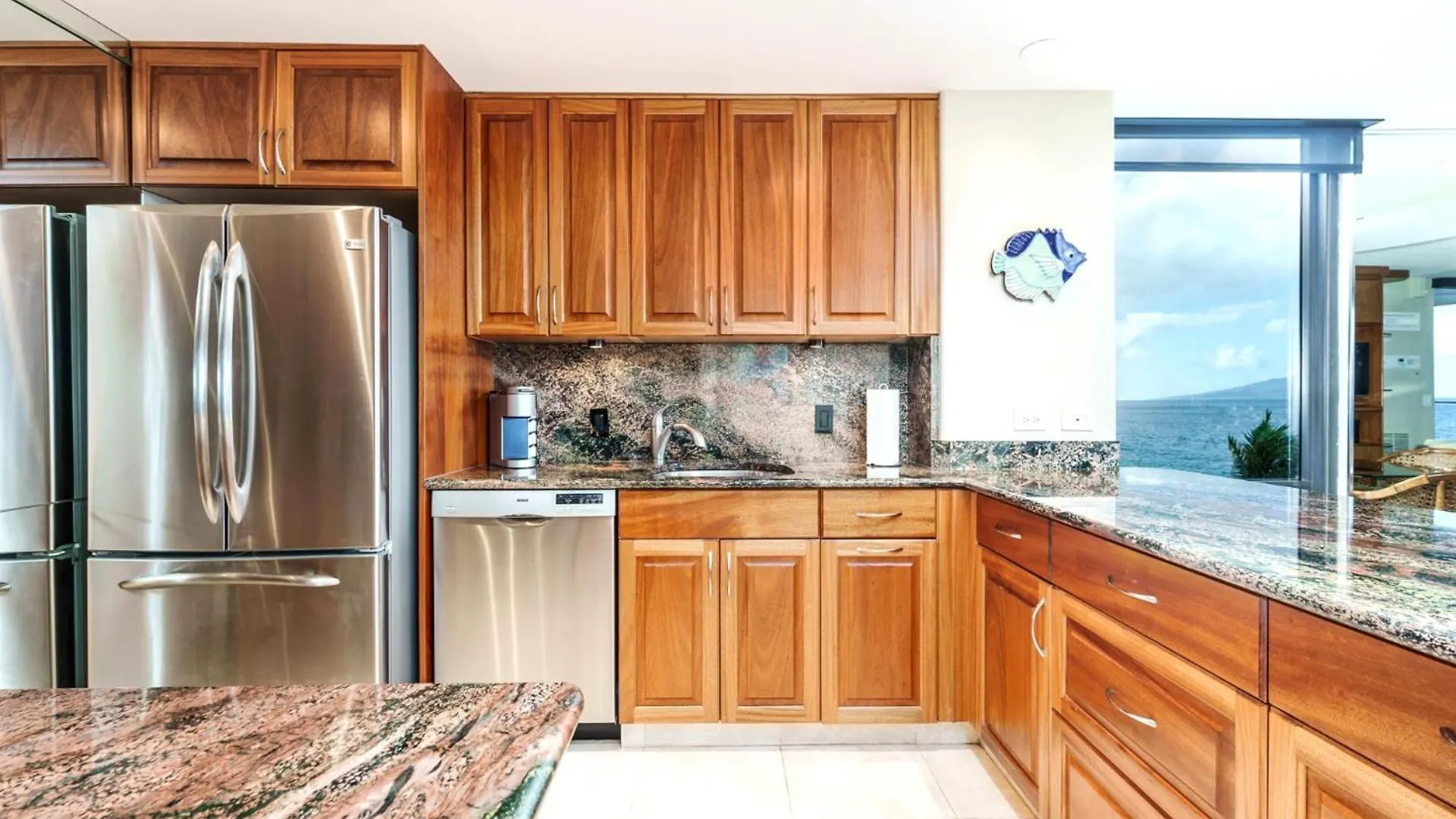 Kbm Free Car Mahana Mah-719 Stunning Ocean Front Apartment