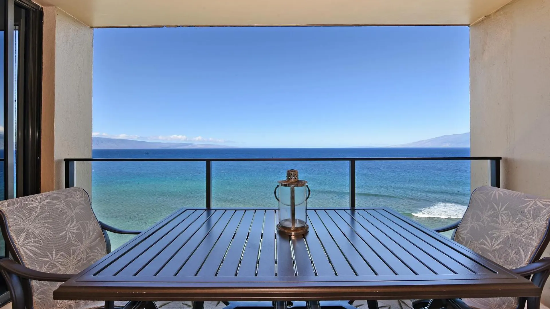 Floor Penthouse At The Mahana Aparthotel *