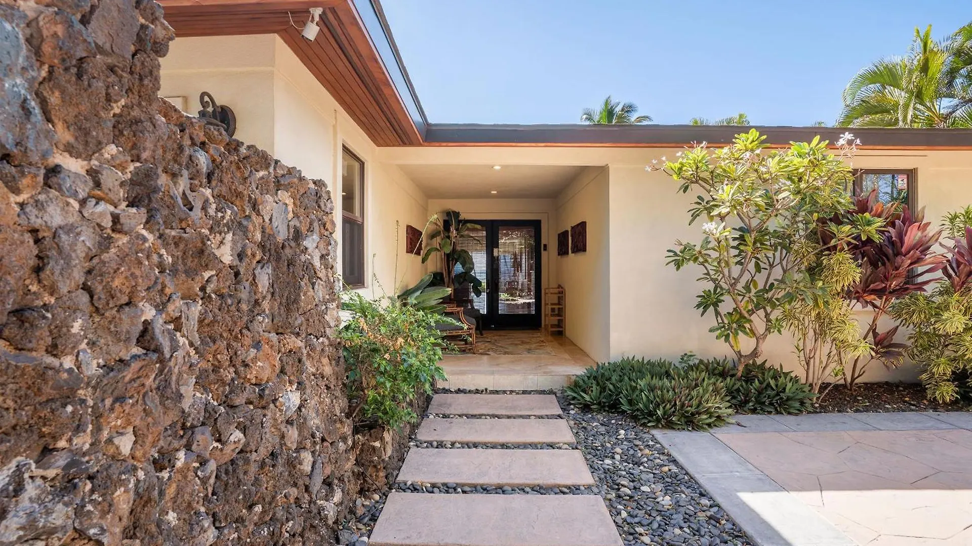 Ocean Front Hale Holiday home *