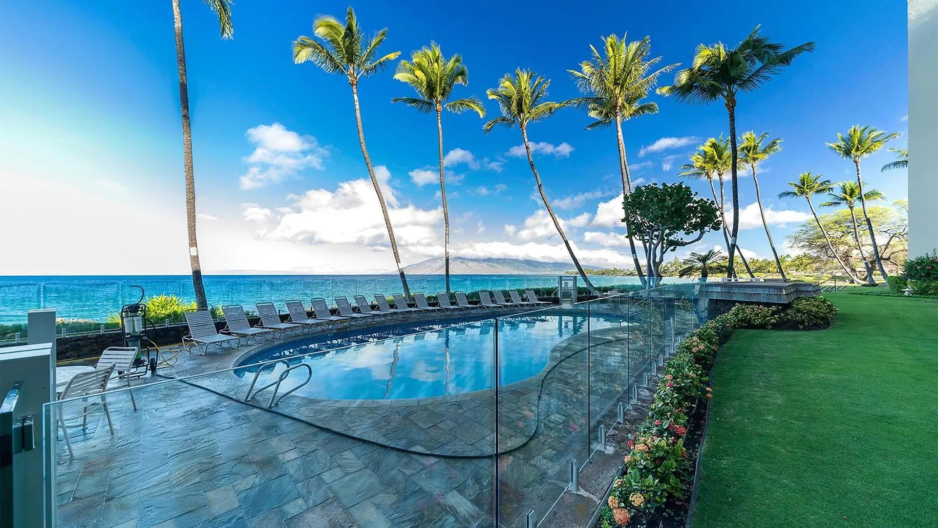 Royal Mauian 309 *
