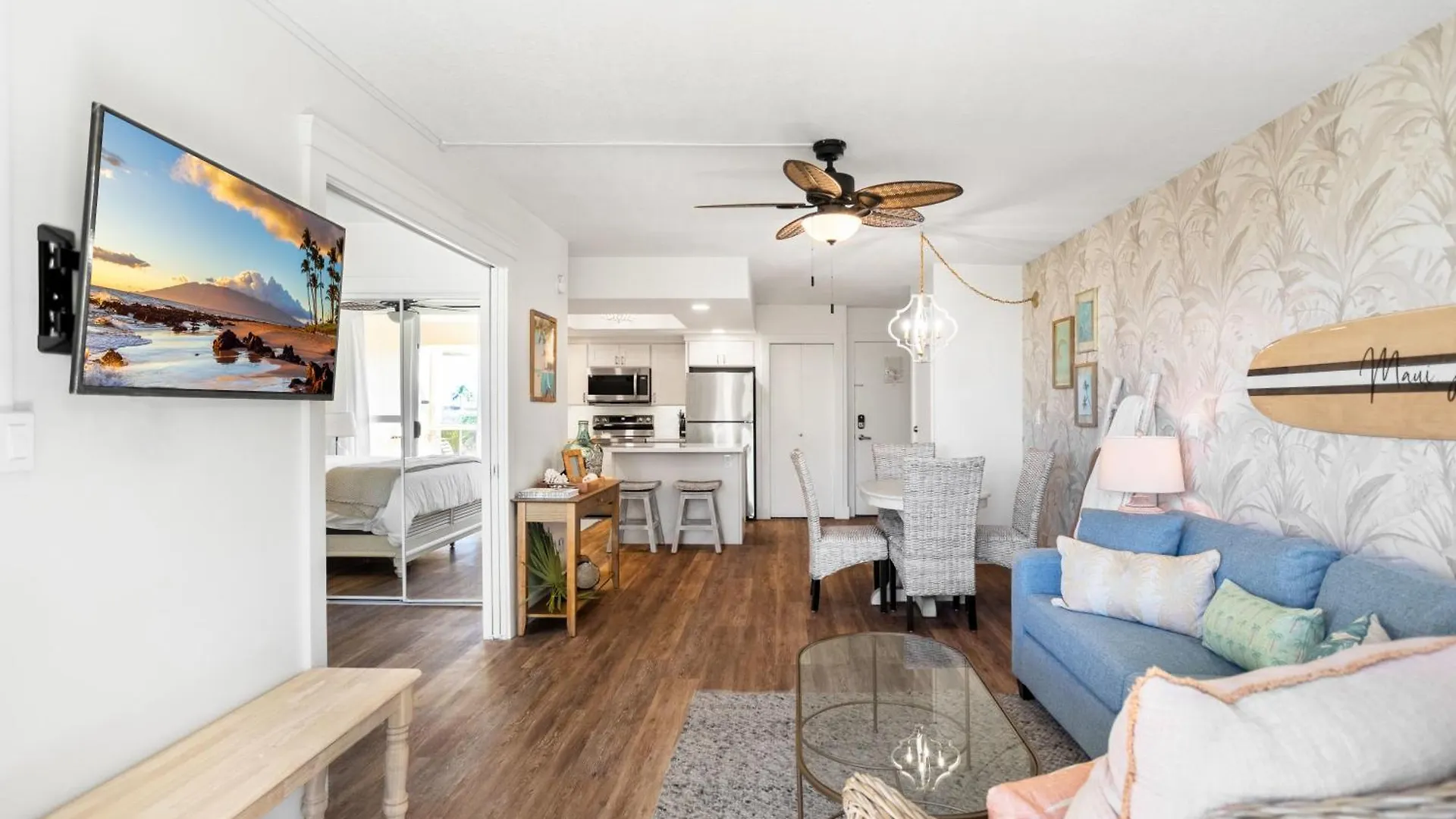 10 Pick! Walk To Beach, Shops, Dining And Pool Aparthotel