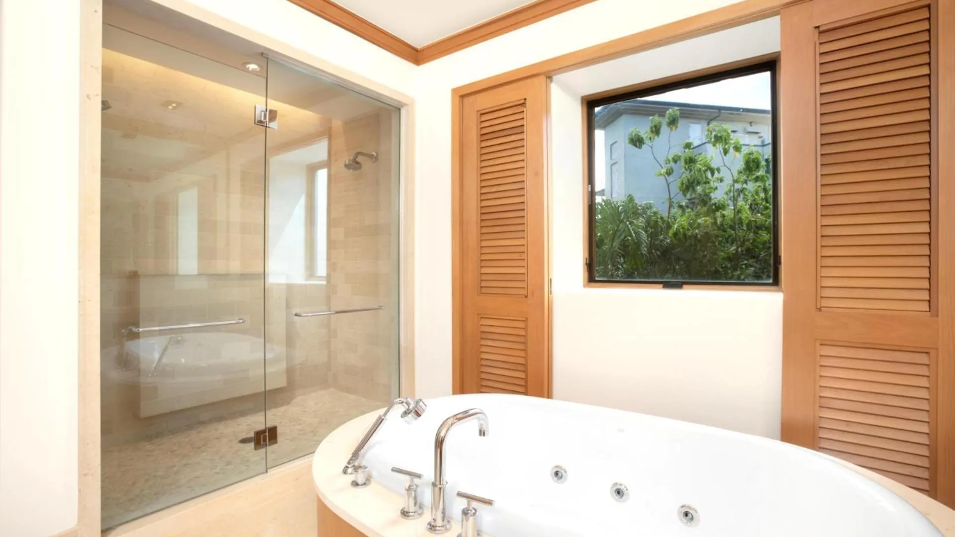 Kbm Resorts Free Car Hale Honu At Montage Kapalua Bay Sleeps 10 3-Bedroom Condo With Daily Housekeeping Spa *
