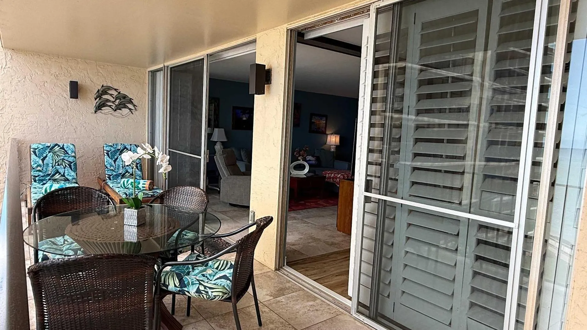 Oceanfront Escape, Molokai Views & Tropical Breezes Apartman *