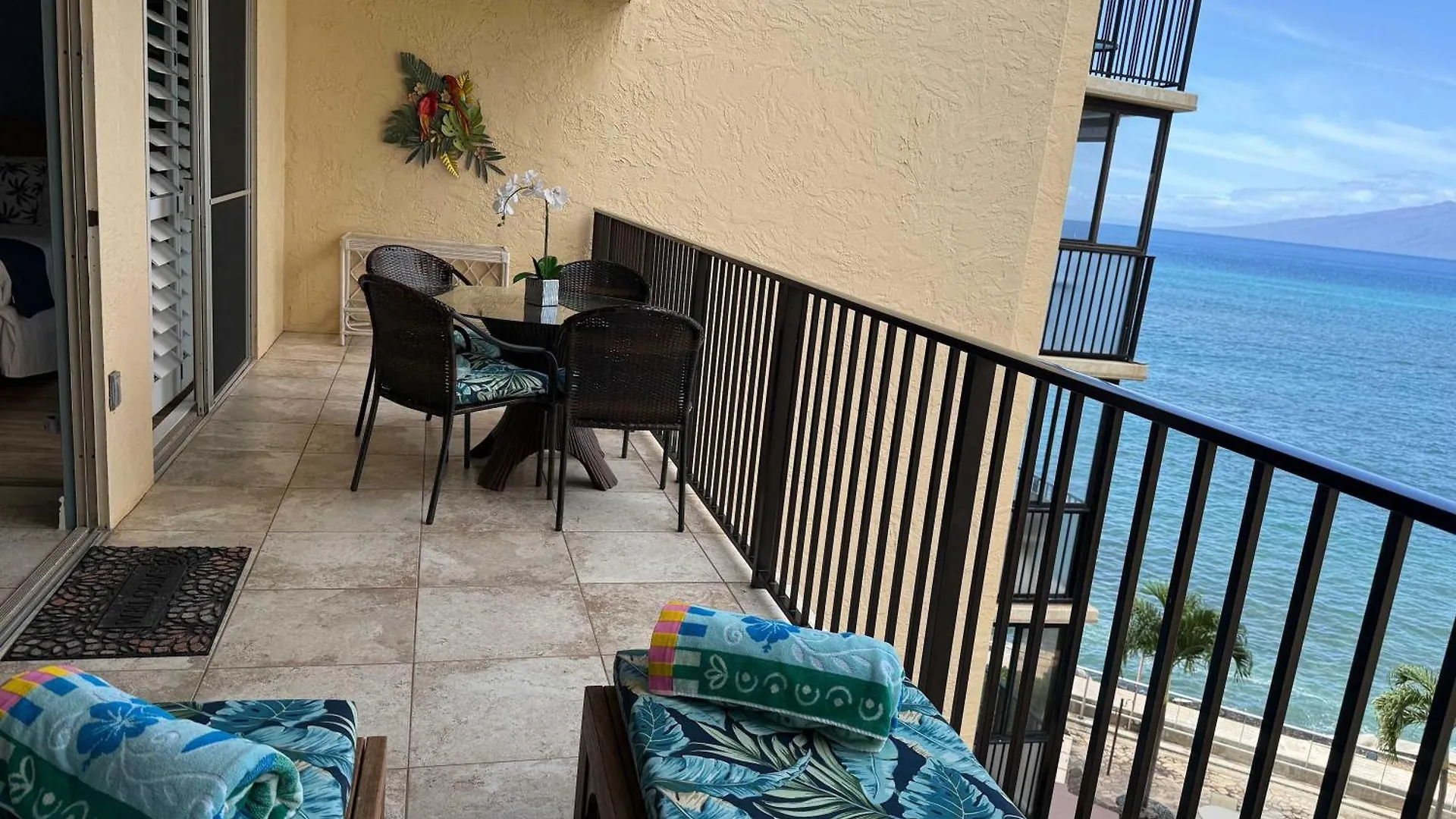 Oceanfront Escape, Molokai Views & Tropical Breezes *