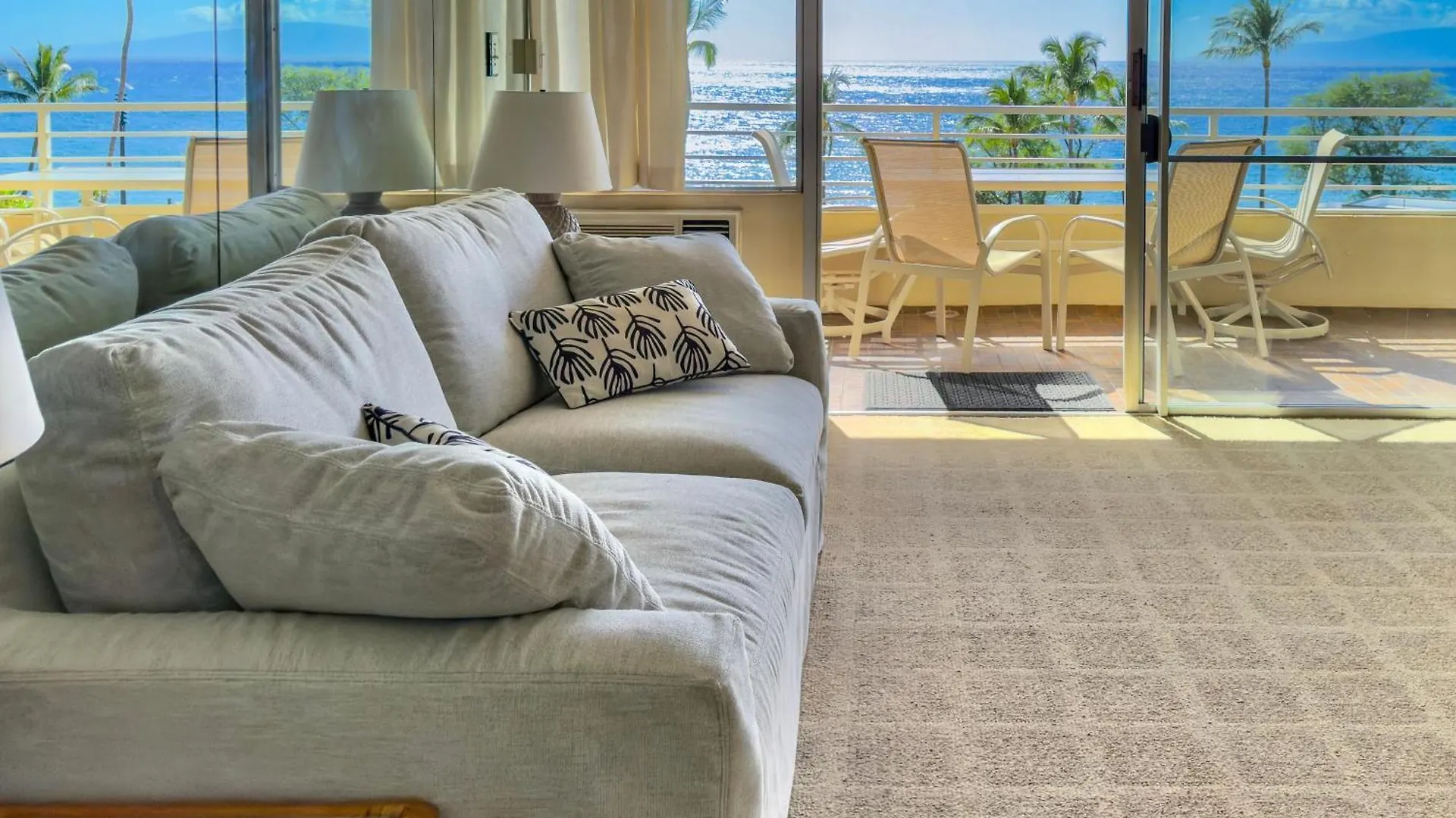 Stunning Ocean View 2 Bedroom Steps From * كيهي