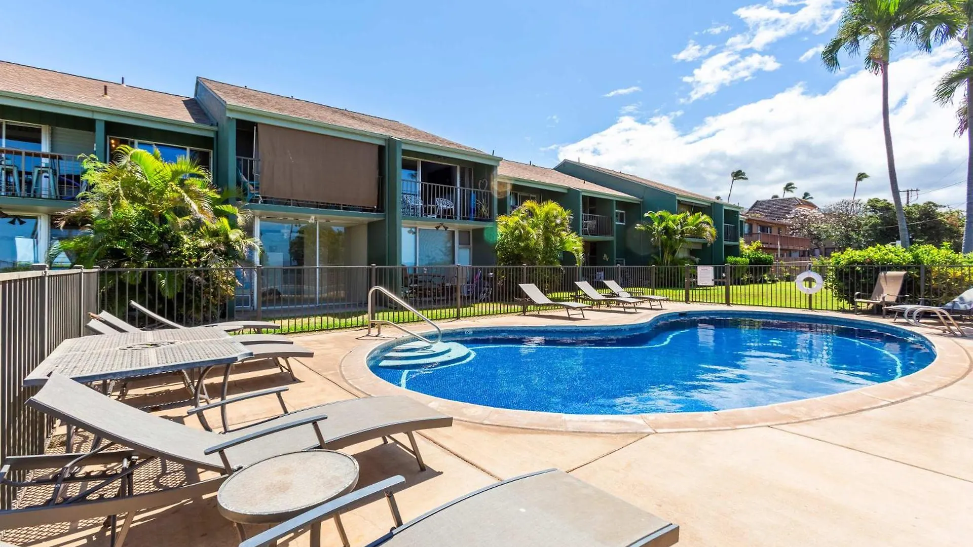 Bright Across From Pool Ac Sleeps 4 Hébergement de vacances Kihei