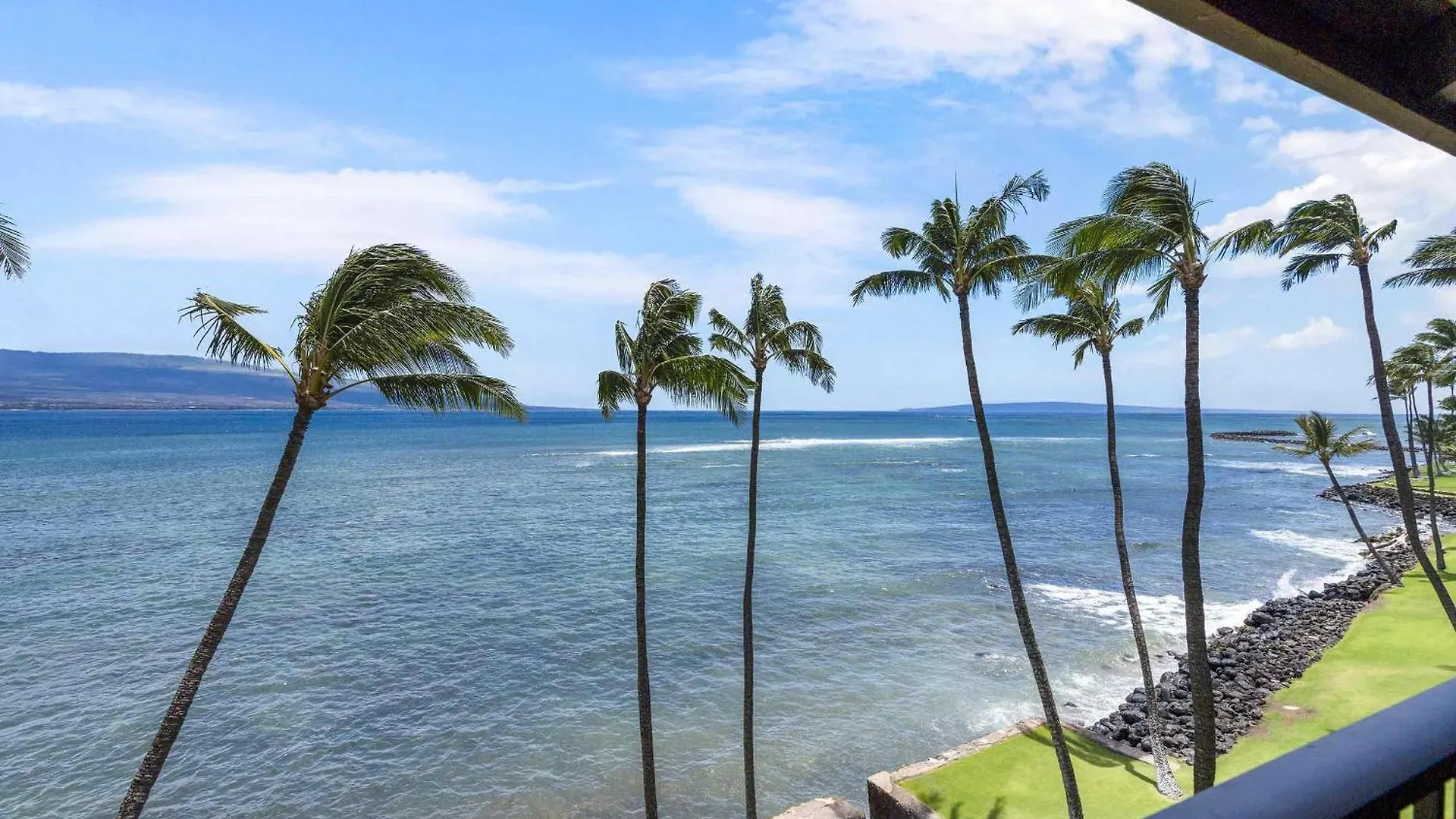 Lauloa 410 - Floor, Direct Ocean Front, Stunning Renovation, Wi-fi, Split Ac