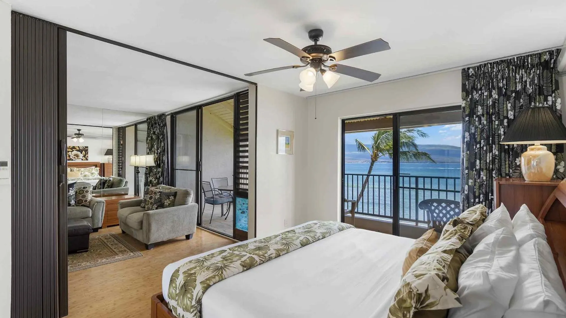 Holiday home Lauloa 410 - Floor, Direct Ocean Front, Stunning Renovation, Wi-fi, Split Ac *