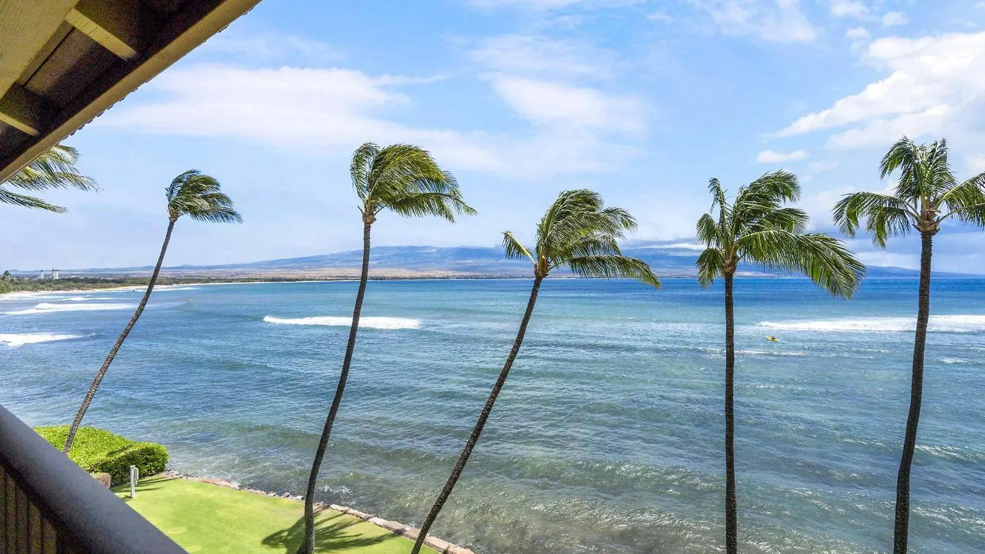 Holiday home Lauloa 410 - Floor, Direct Ocean Front, Stunning Renovation, Wi-fi, Split Ac *