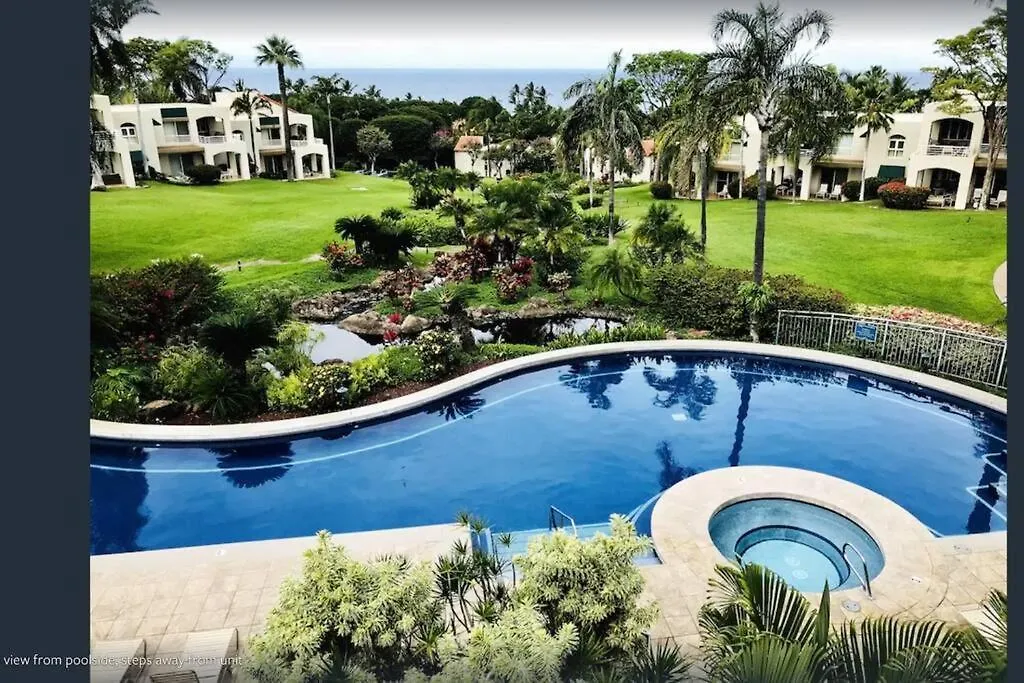 Dom wakacyjny Upgraded, Steps To Ocean View Pool, Walk To