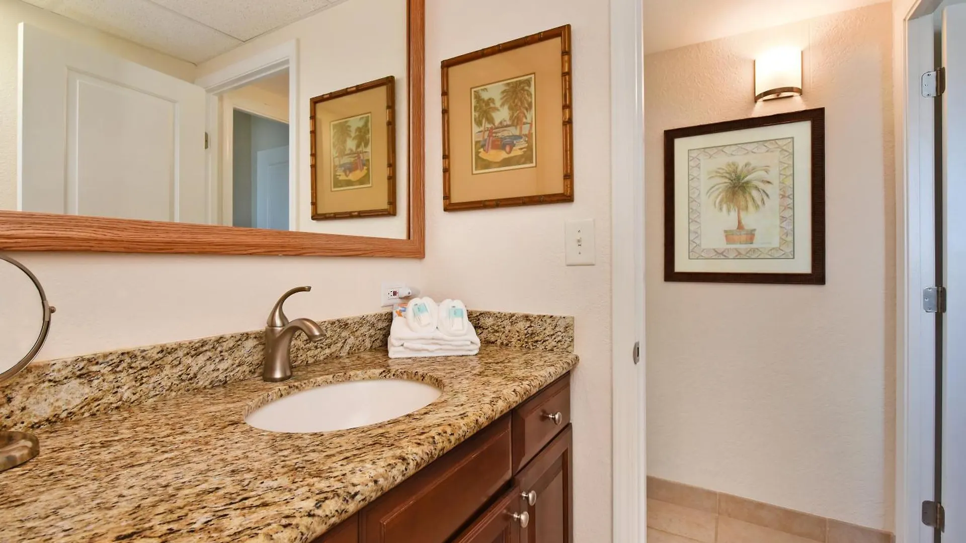 Kaanapali Shores 160 - Sleep Steps Away From The Ocean Курортный комплекс