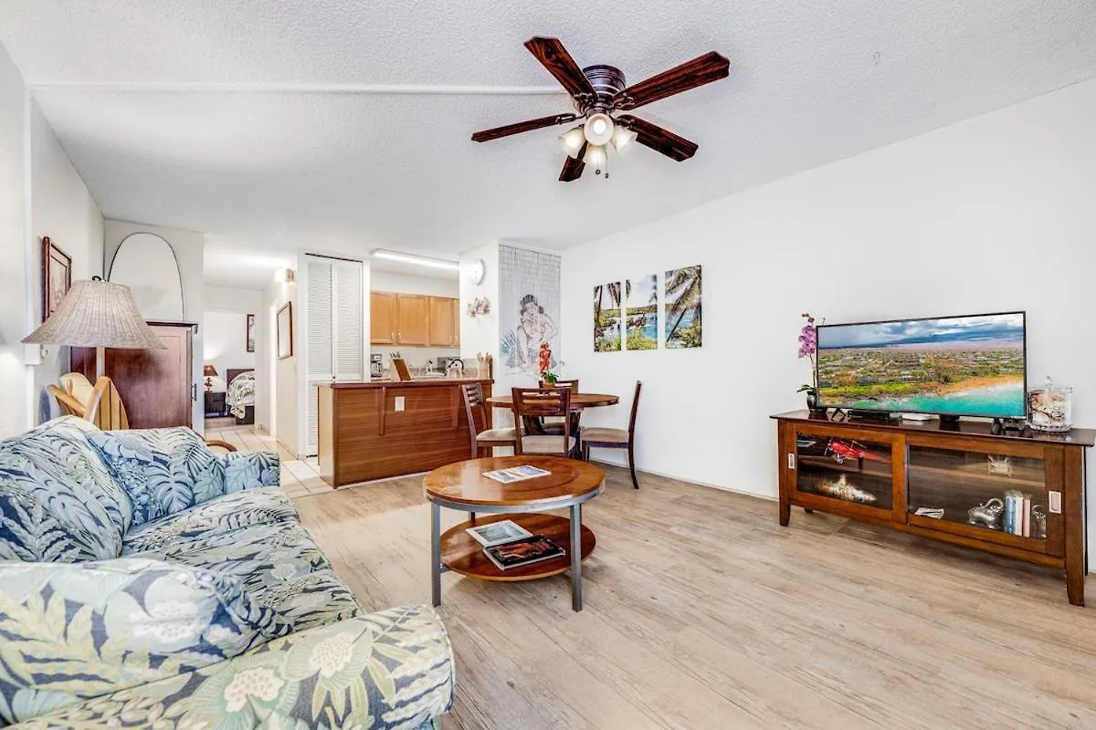 Turtle Paradise - King Bed, Ac, Across From