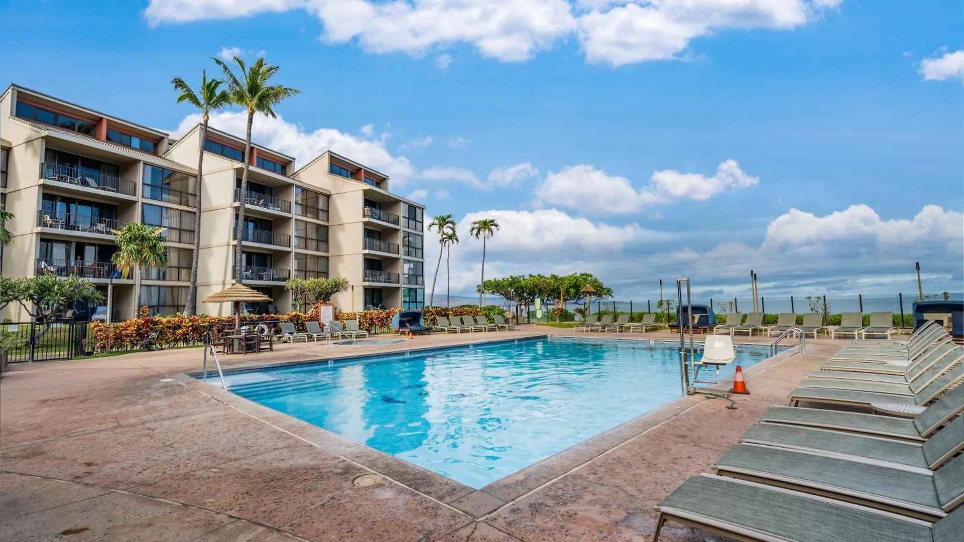 Daire Kaanapali Shores 544 *