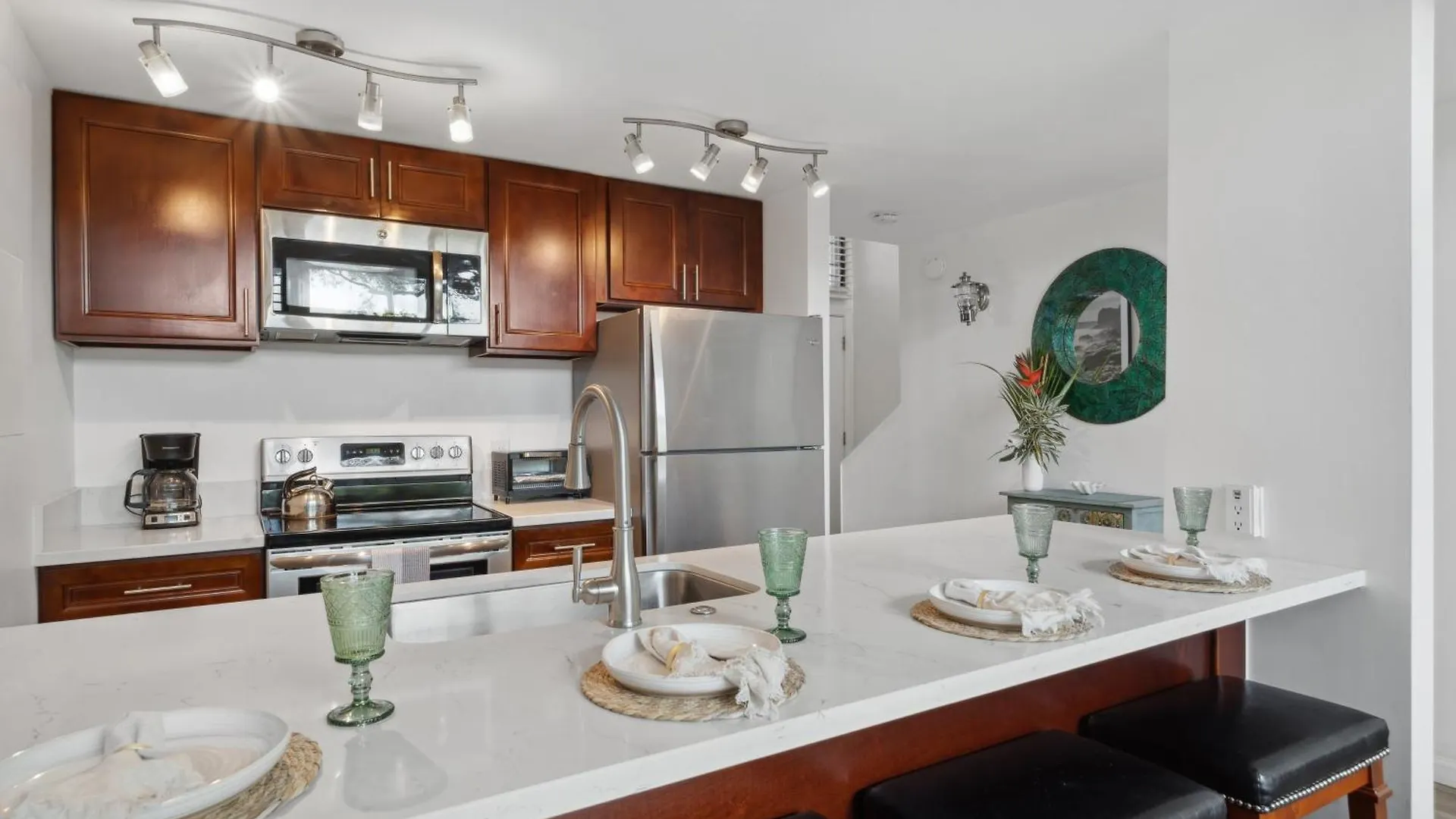 Appartement 3 Min Walk To With 2 King Beds And Centrally Located *