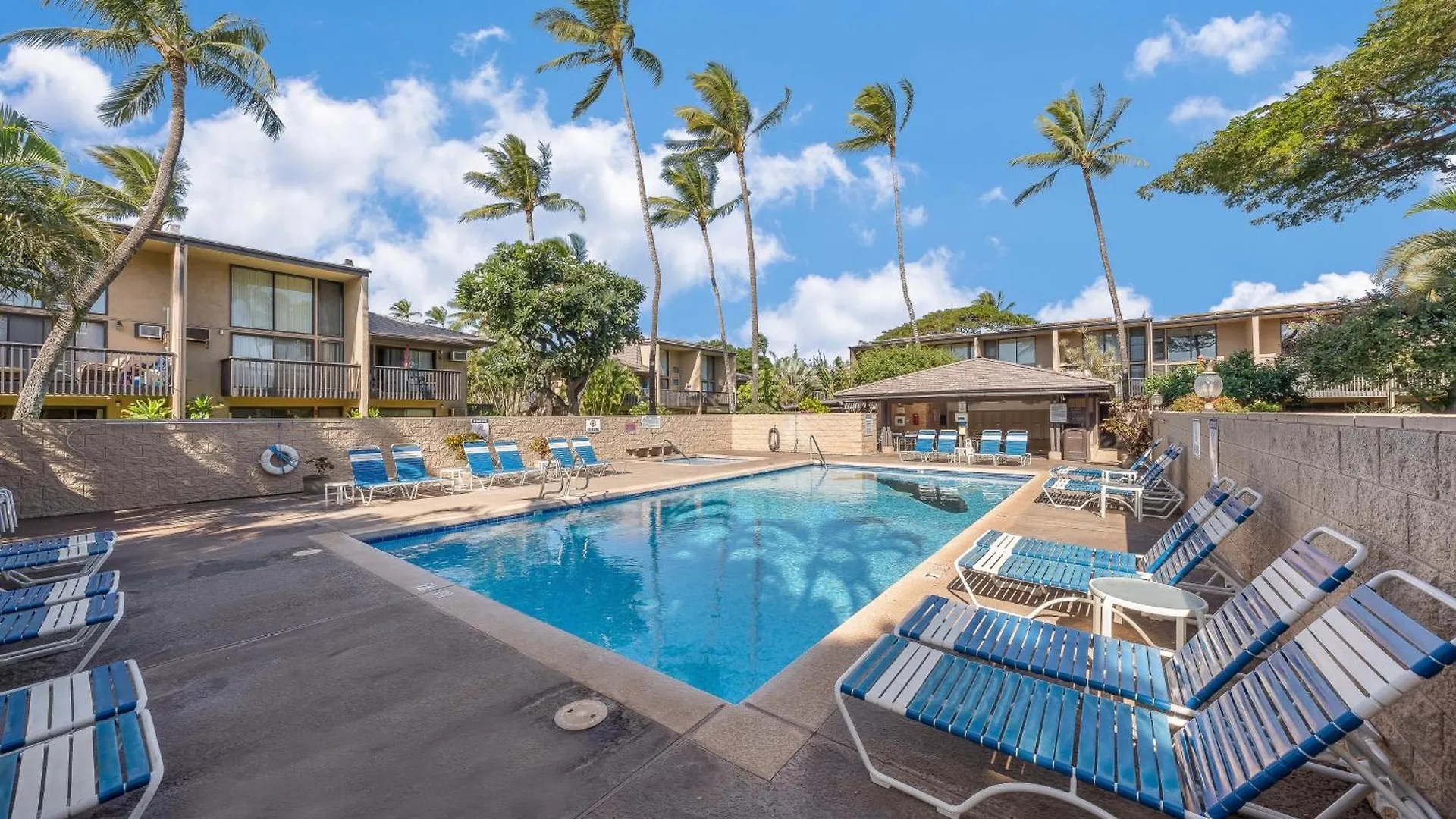 3 Min Walk To With 2 King Beds And Centrally Located Appartement Kihei