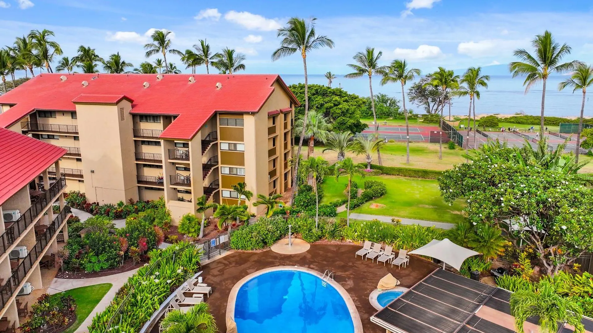 Maui Schooner Resort *