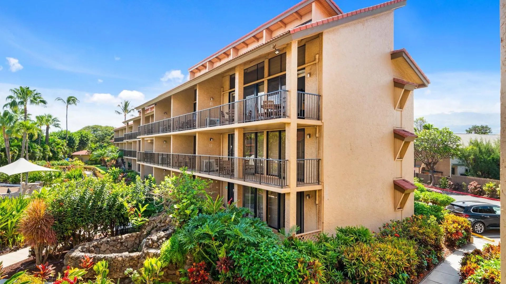 Maui Schooner Resort