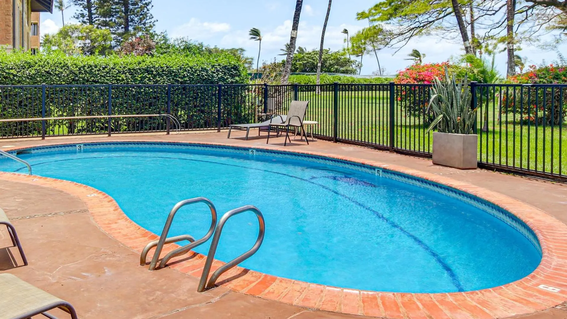 Gorgeous Oceanfront With Spectacular Views! *