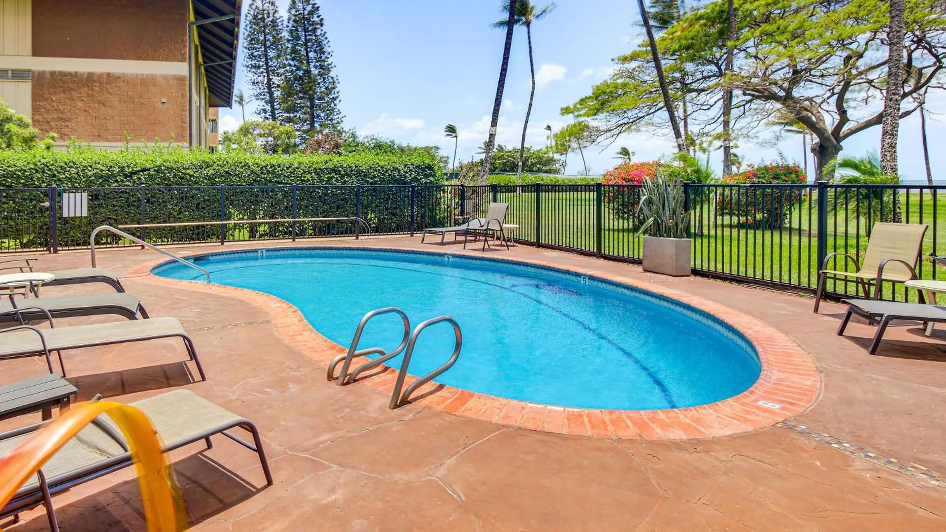 Gorgeous Oceanfront With Spectacular Views! Διαμέρισμα