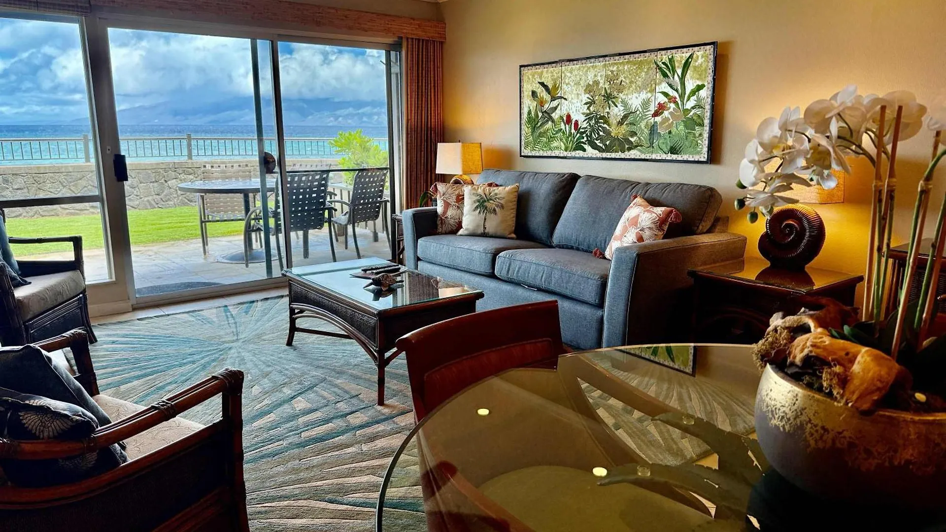 Oceanfront Spacious Retreat, Stunning Views With 2 Lanais, Ac Comfort * Kahana