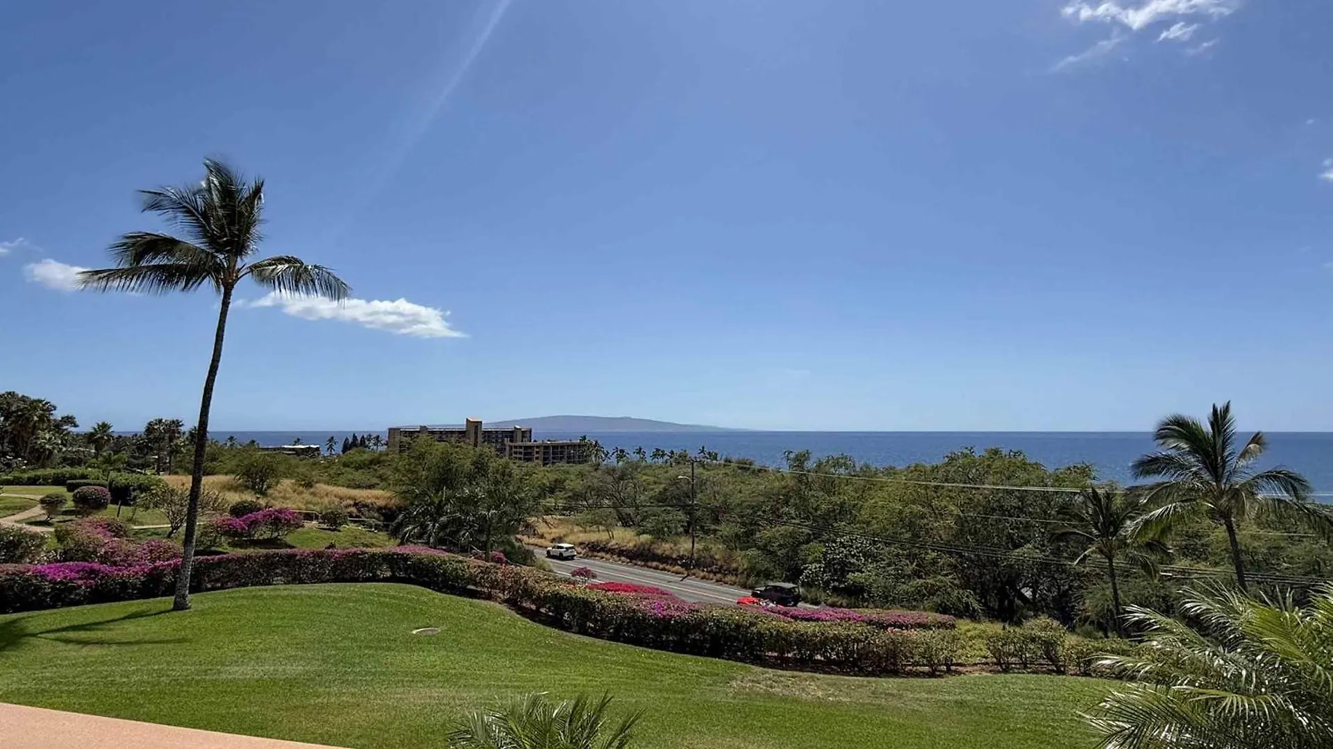 Maui Kamaole A-206 - Prime Location, Stunning Renovation, Large Lanai, Split Ac! *
