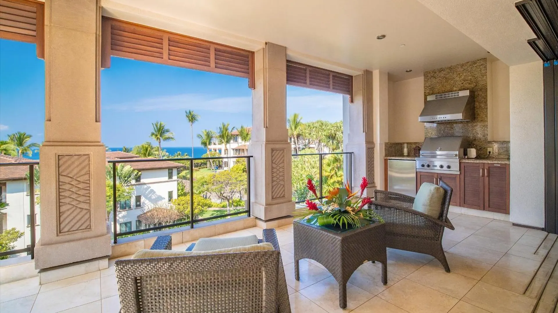Redecorated! New Offering Summer 2025 - The Palm Coast F202 Ocean View Grand Luxe Sleeps 8! * 와일레아마우이