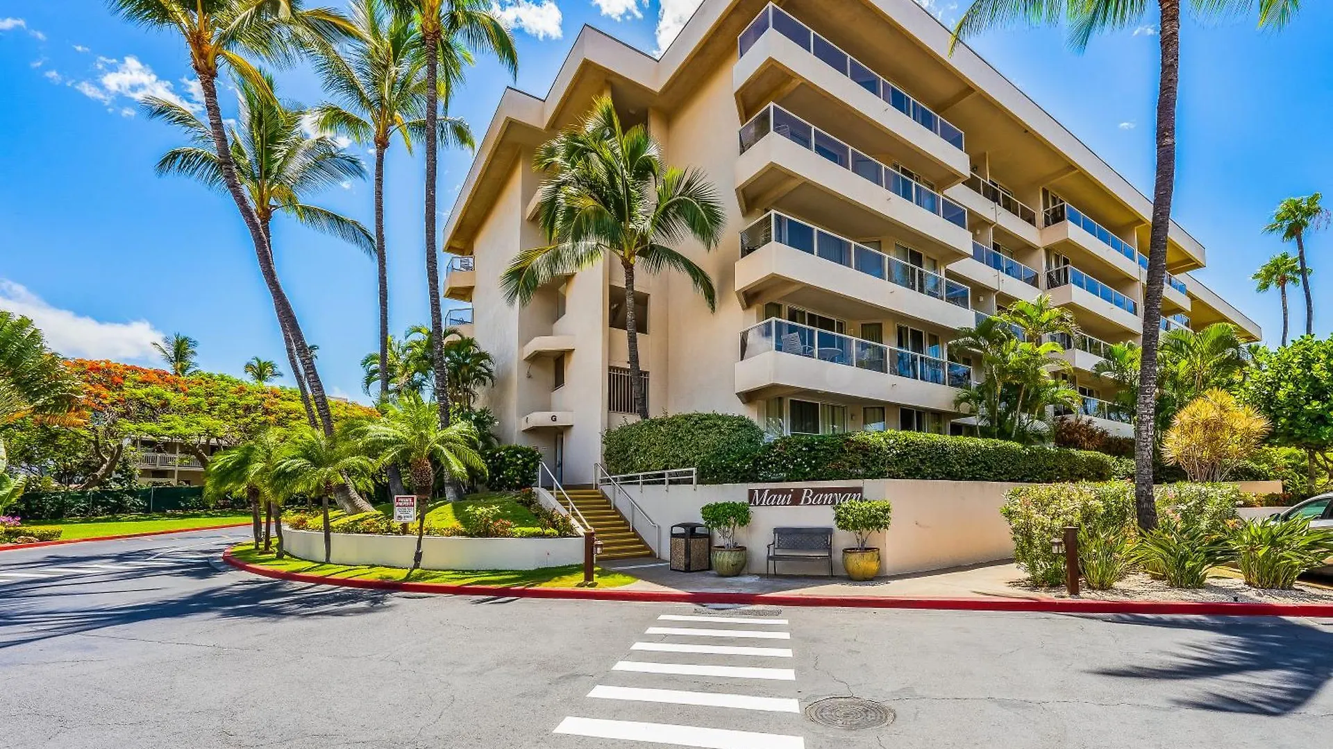 Apartmanhotel Renovated - 3 Min Walk To Toes In The Sand!