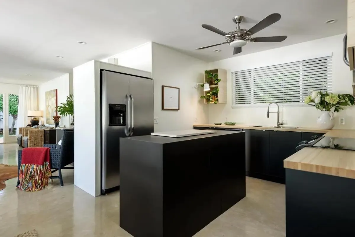 Maui Meadows With A Yard Garage *