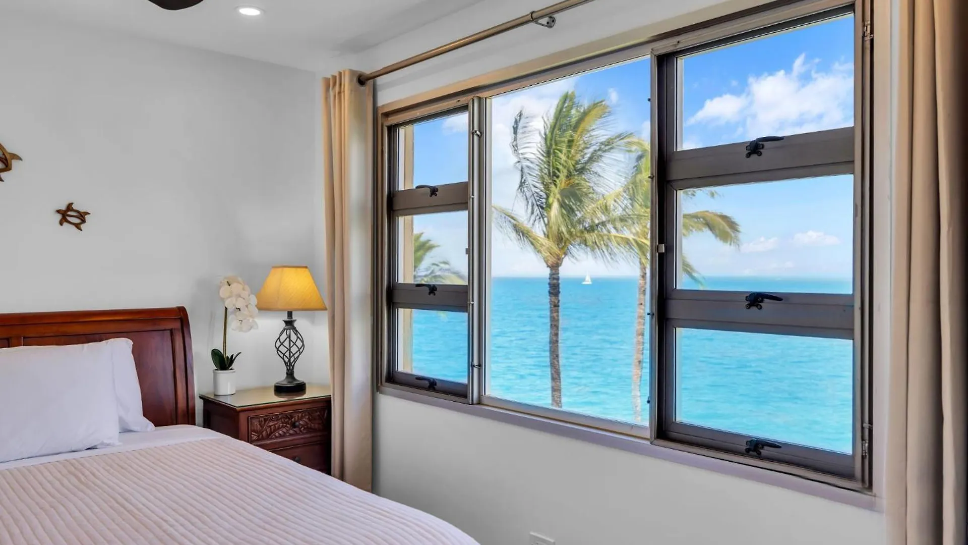 Watch Whales And Sunsets From Your Bed - Double Master Sunset Kihei