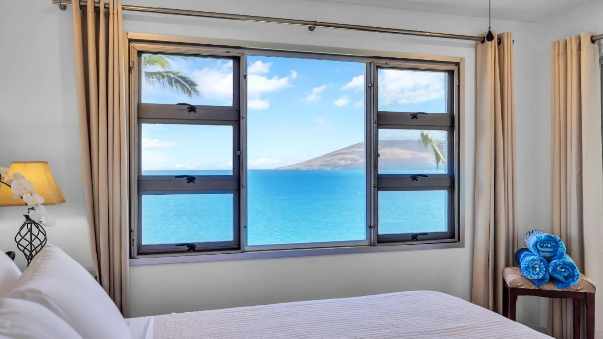 Watch Whales And Sunsets From Your Bed - Double Master Sunset