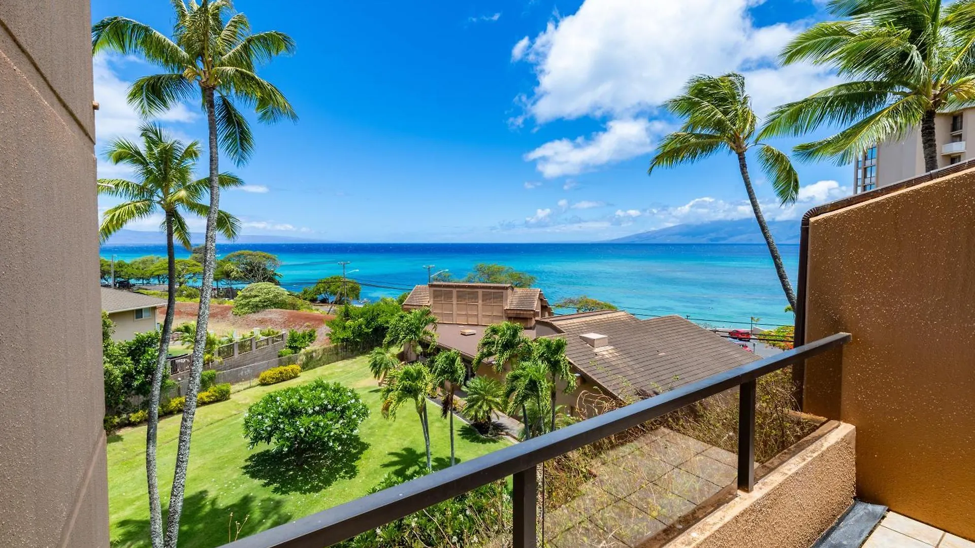Resort Oceanview Kahana - Walk To & Dining 3*