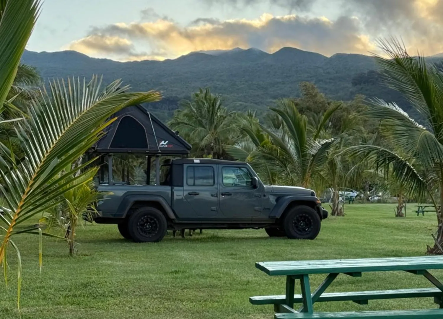 Embark On A Journey Through Maui With Aloha Glamp's Jeep And Rooftop Tent Allows To Discover Diverse Campgrounds, Unveiling The Island's Beauty From Unique Perspectives Each Day * Paia
