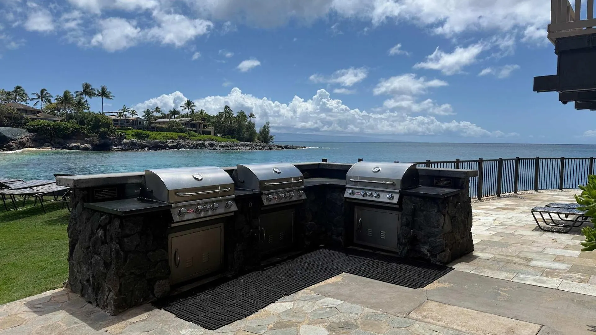 Oceanfront Spacious Retreat, Stunning Views With 2 Lanais, Ac Comfort