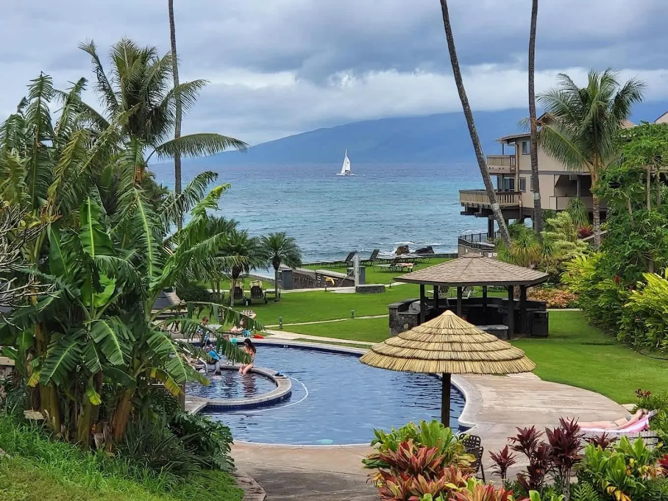 Oceanfront Spacious Retreat, Stunning Views With 2 Lanais, Ac Comfort Kahana