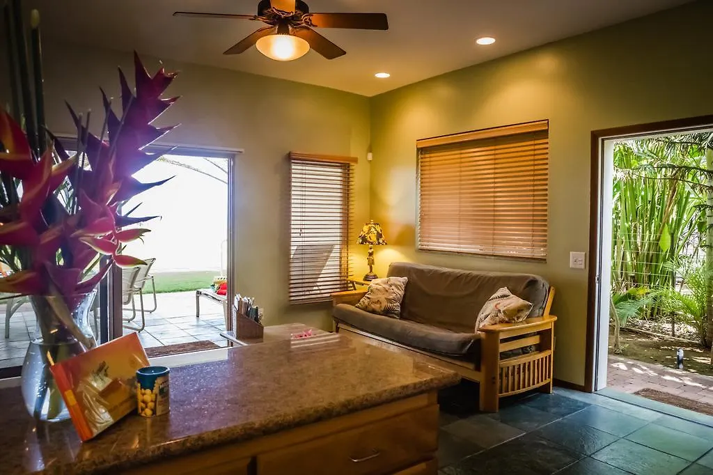 Aloha Aku & Suites Holiday home *