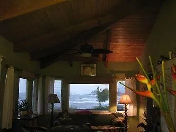 ホテル Oceanfront Cottages