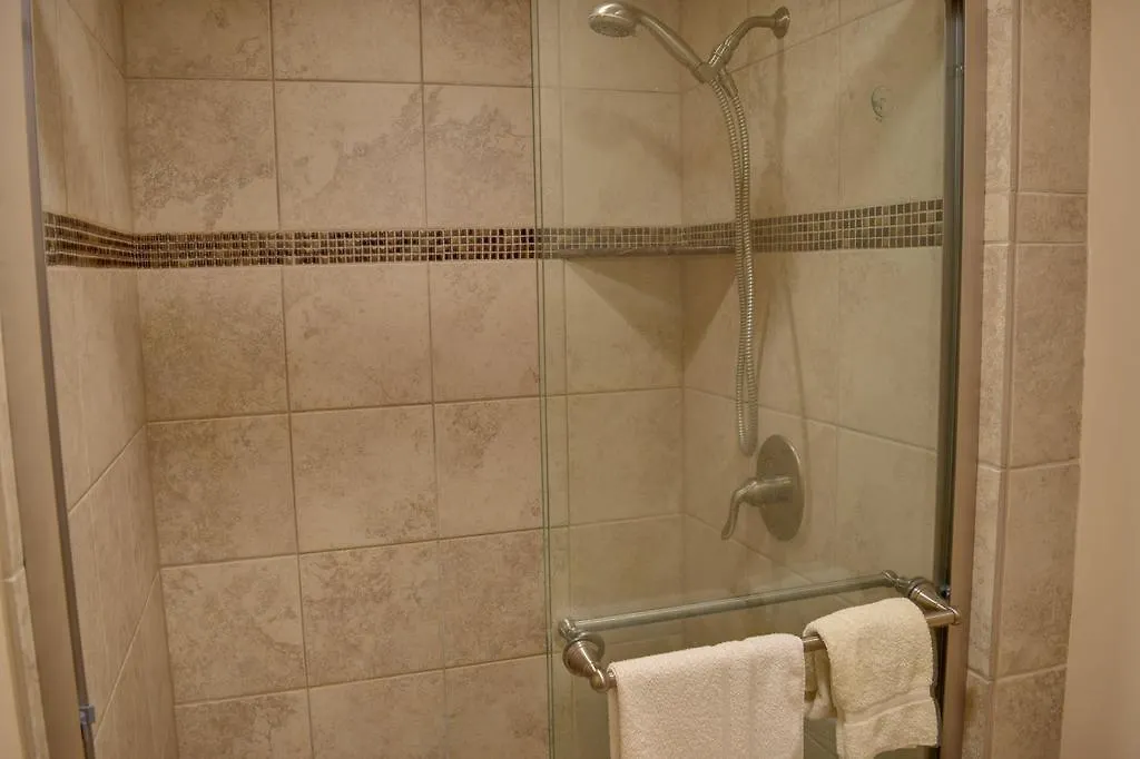 Royal Mauian 307 *