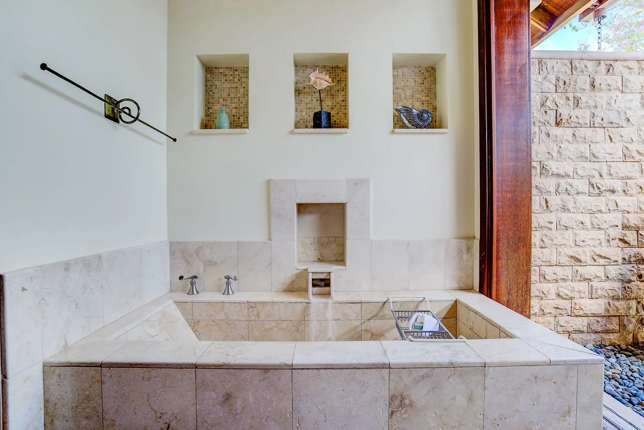 Ho'oilo House B&B 4*