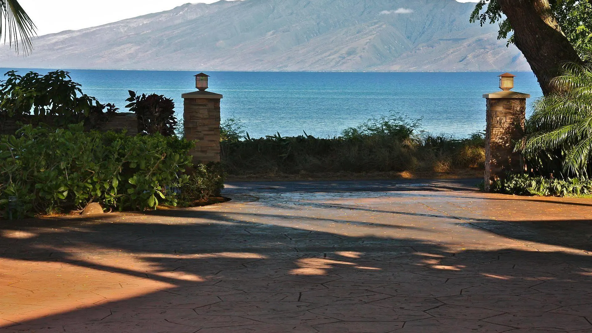 Maui House Bed & Breakfast