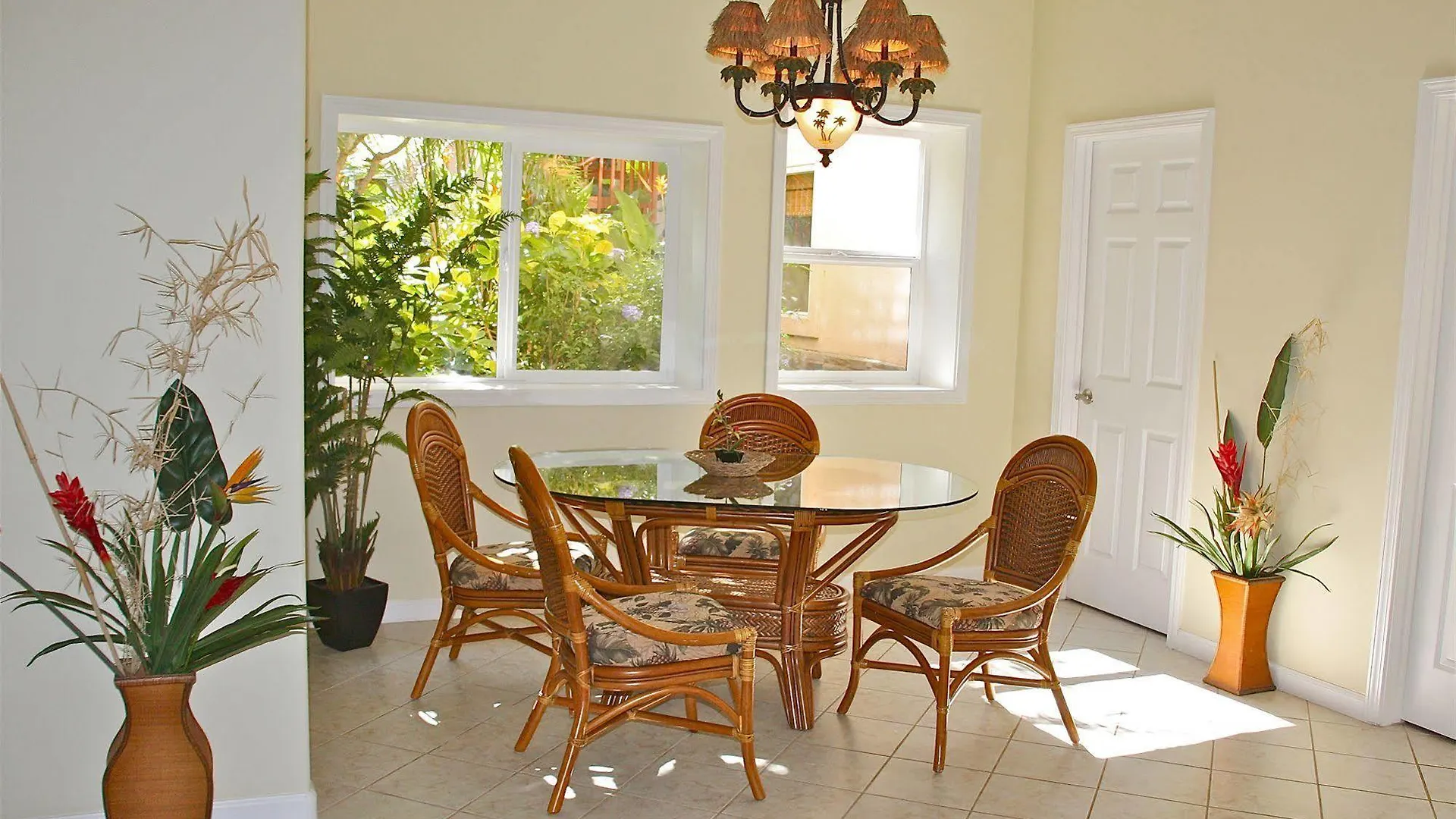 Bed & Breakfast Maui House