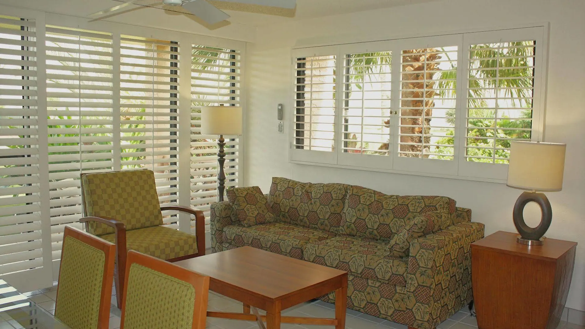Hotel Maui Schooner