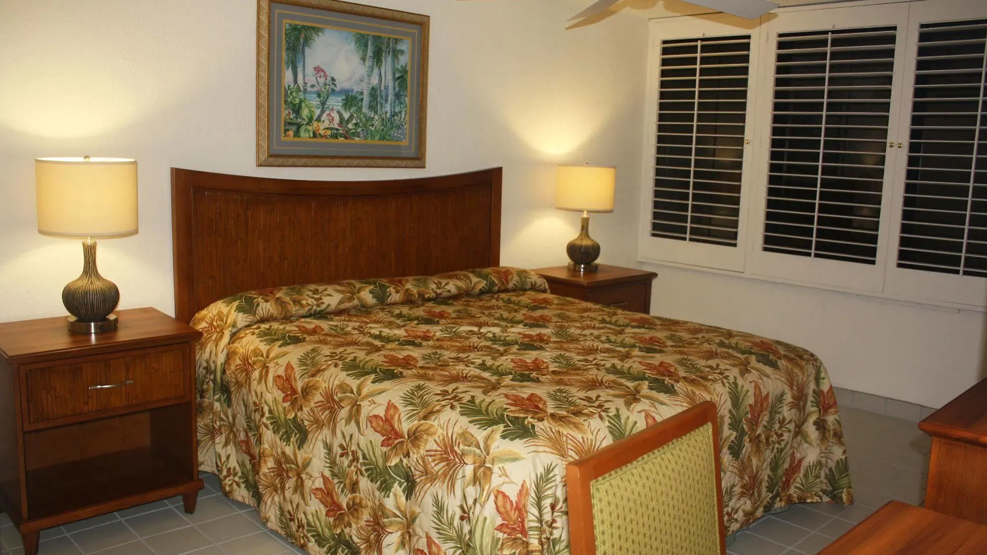 Hotel Maui Schooner
