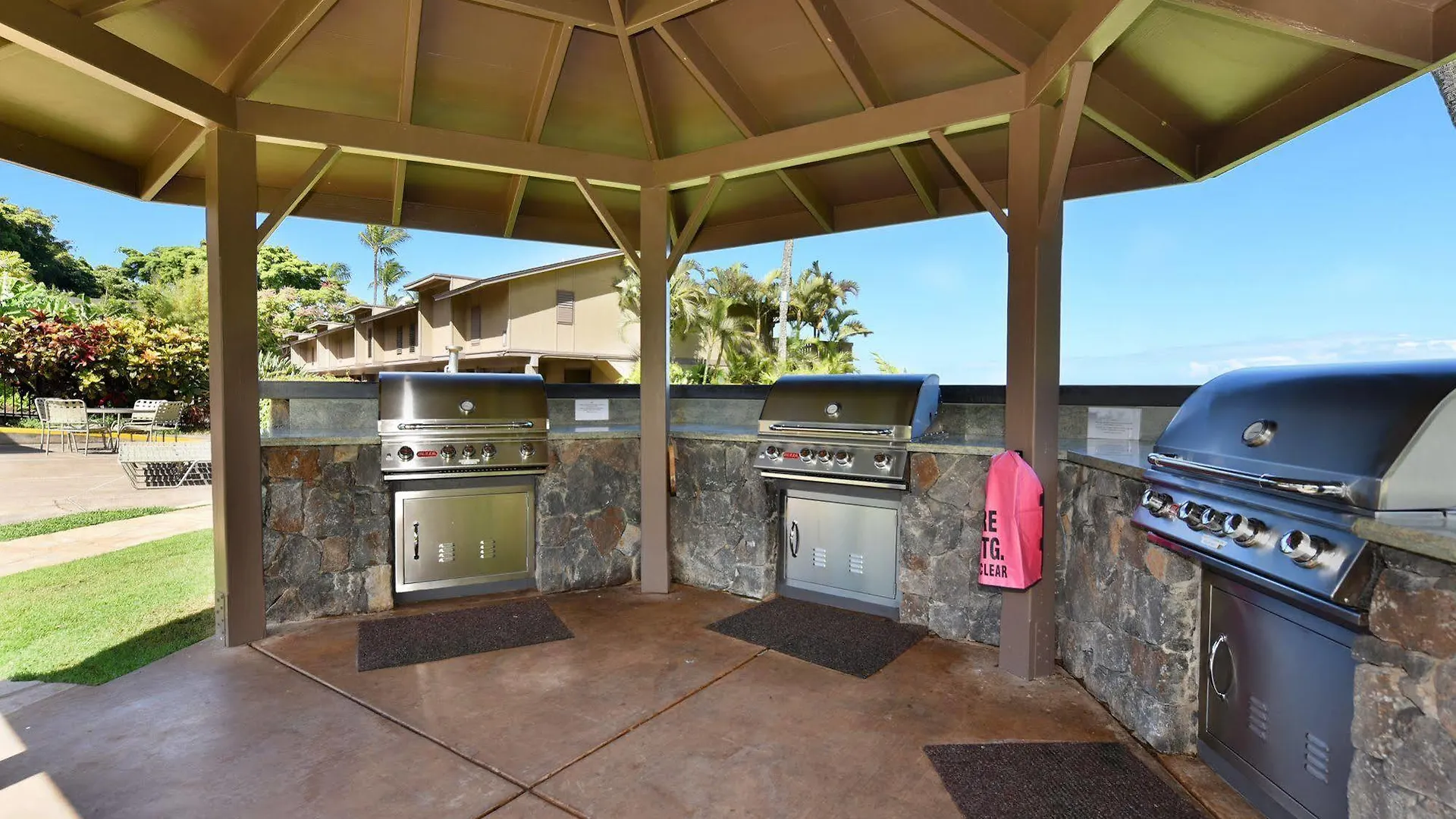 Kahana Sunset Hotel 3*