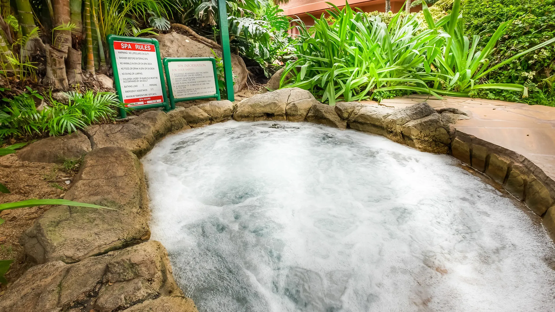 Resort Kahana Falls