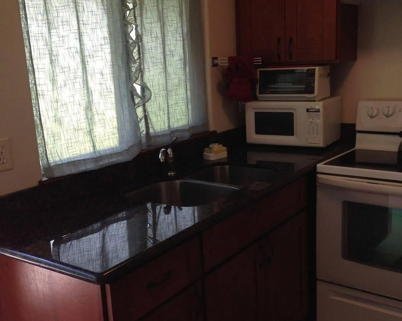 Nona Lani Apartment