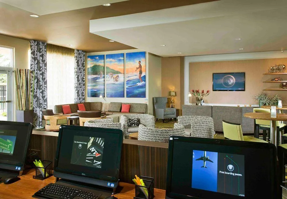 Courtyard By Marriott Maui Airport