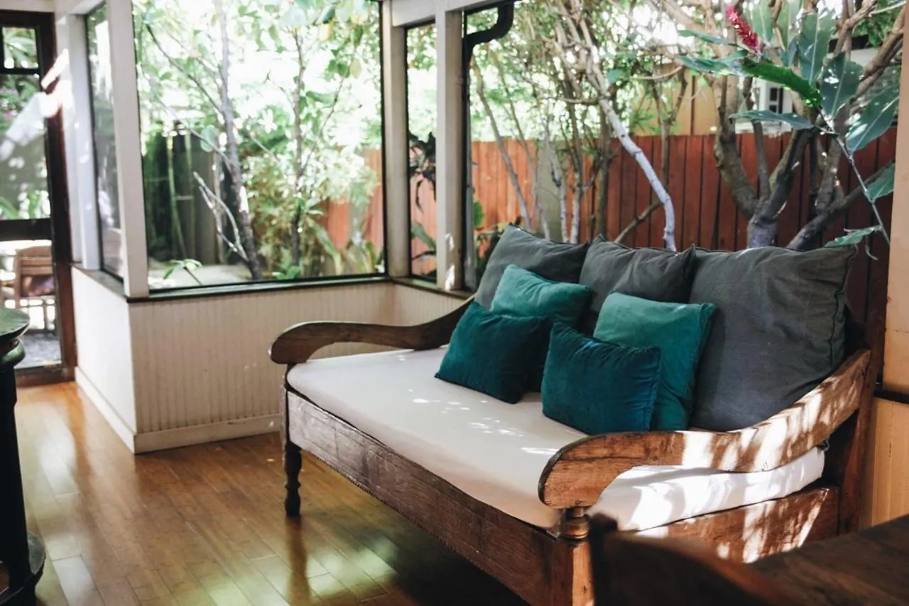 Paia Inn Hotel 3*