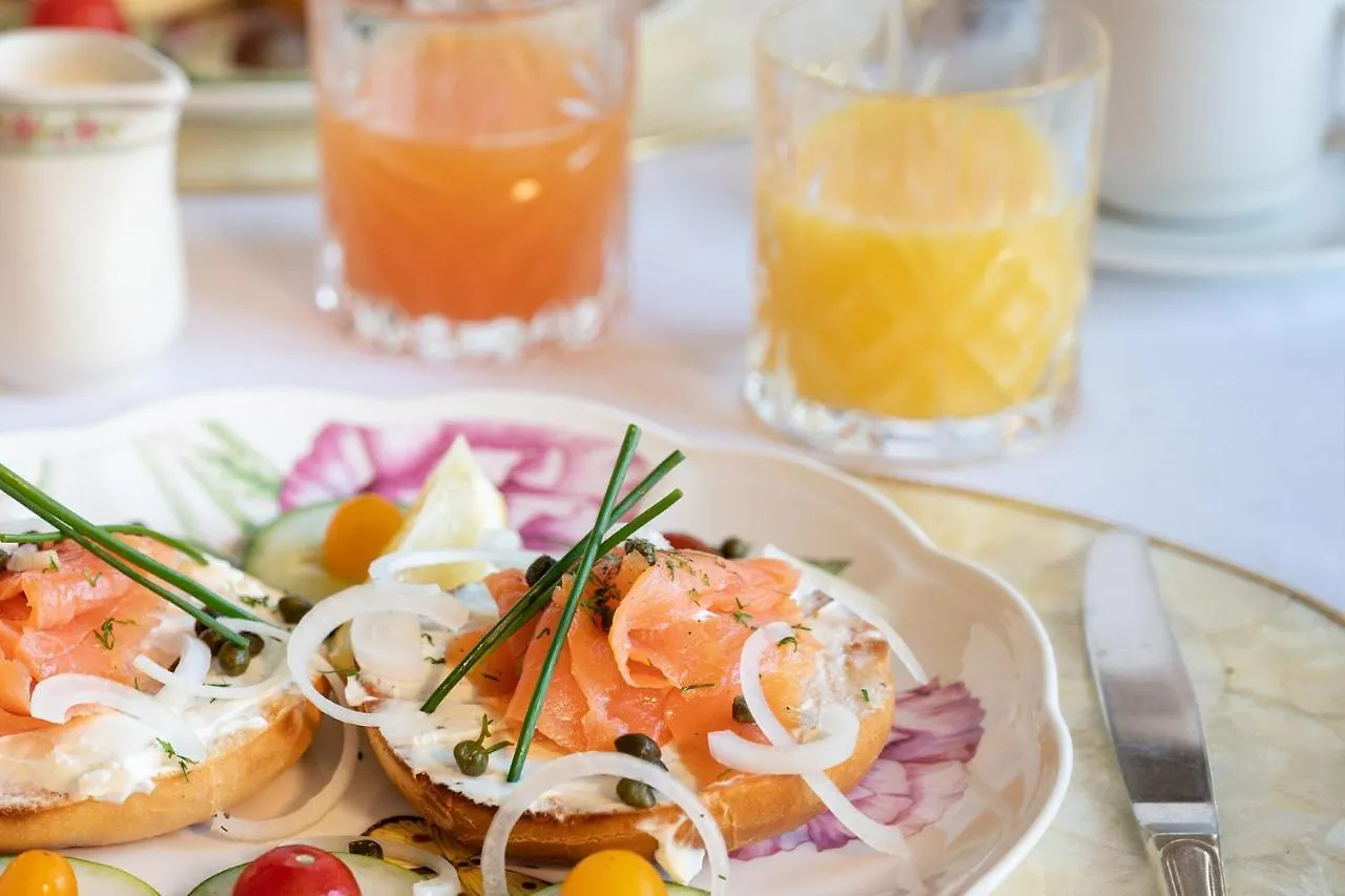 The Plantation - Free Breakfast Inn
