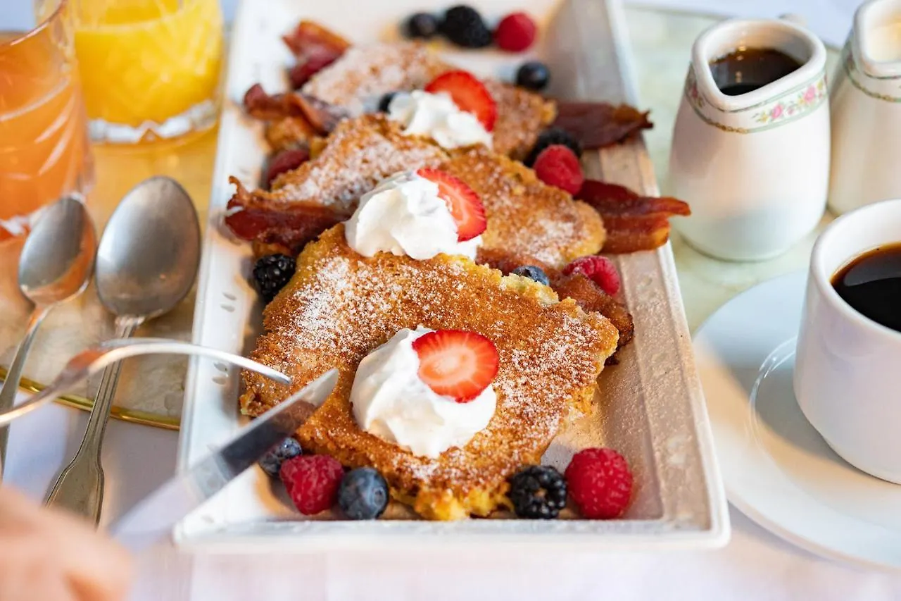The Plantation - Free Breakfast